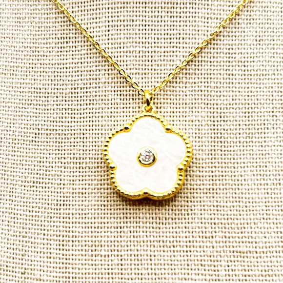 NWOT 18k GP stainless steel aqua colored clover set, necklace is adjus to 18” - Picture 6 of 16